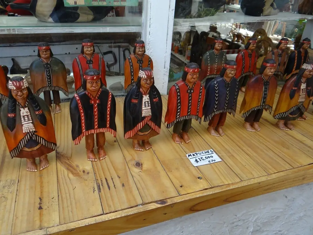 Mercado de artesãos Los Dominicos em Santiago, Chile