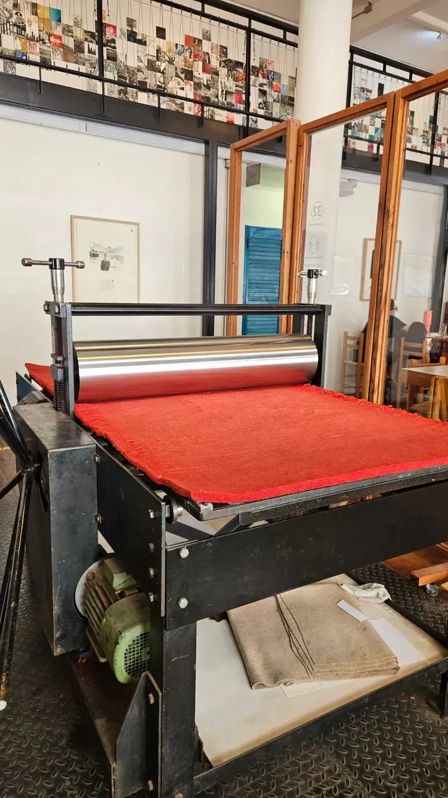 Printmaking workshop at CasaPlan art studio in Valparaiso