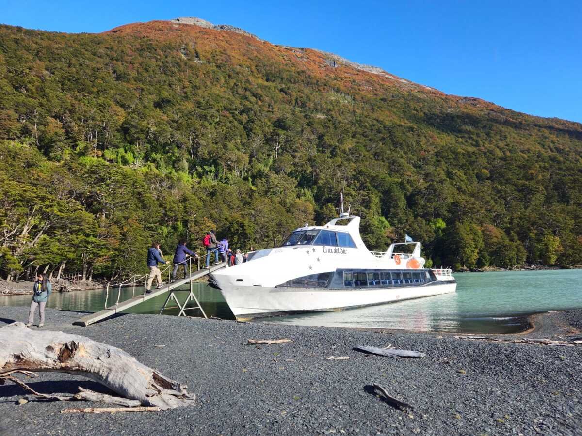 Mayo Spirit boat landing on the shore of Lago Argentino, Patagonia
