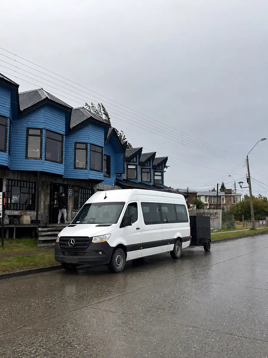 Mercedes-Benz Sprinter do transfer privativo de Punta Arenas a Puerto Natales