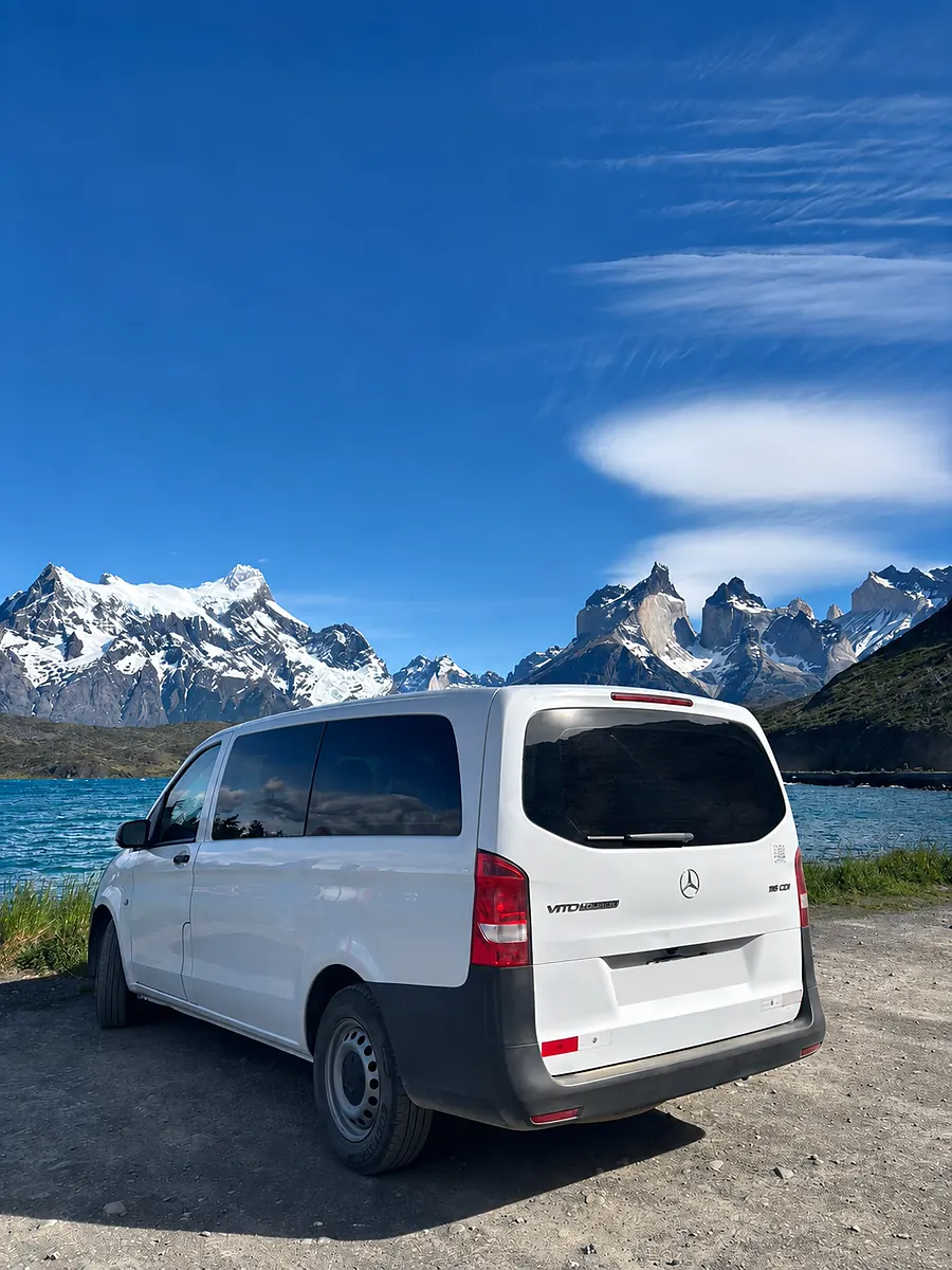Veículo Mercedes-Benz Vito de transporte privativo na Patagônia